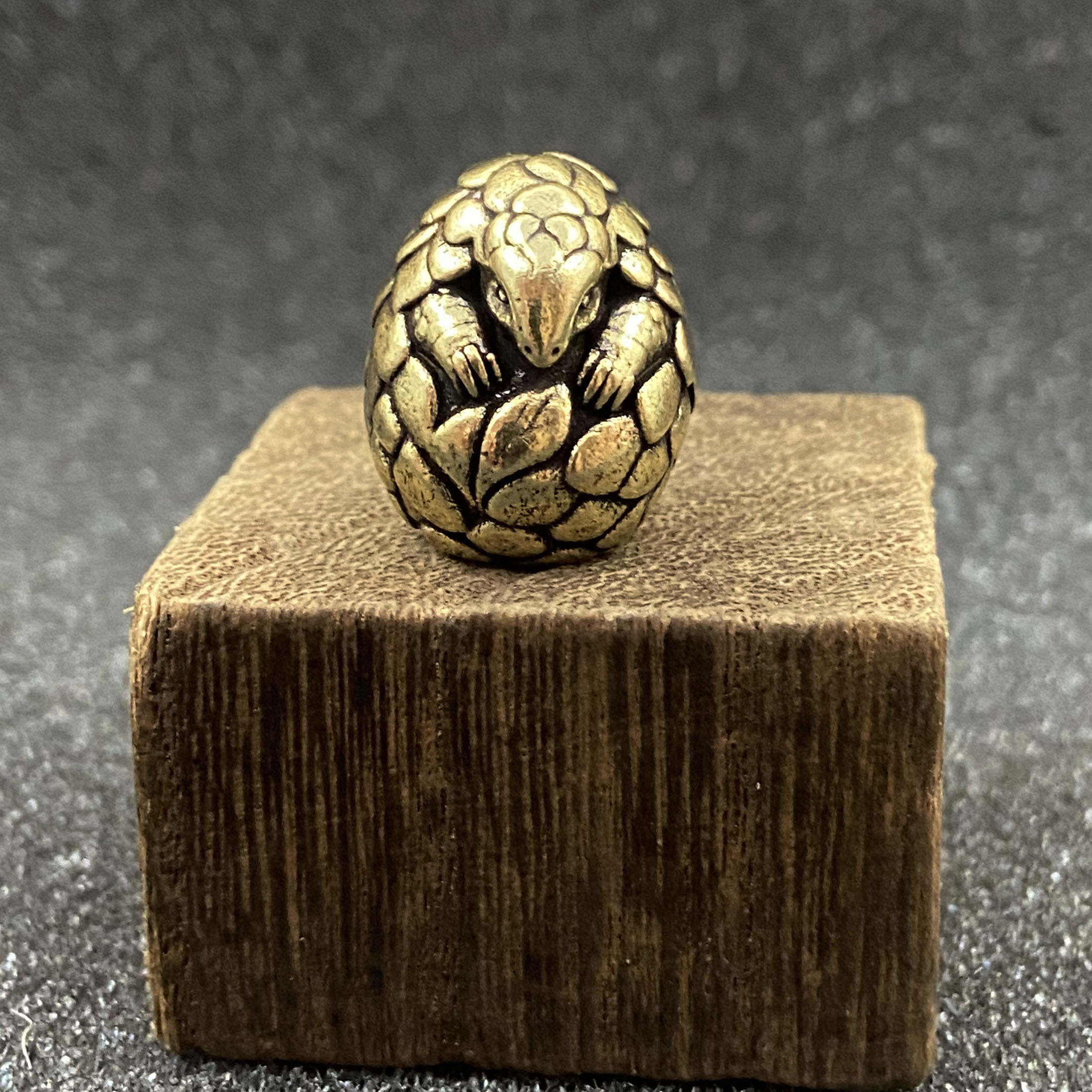 Image of Pangolin Brass Figurine Ornament, Cute Home Desktop Office Bookshelf Decoration, Gift For Colleagues, Wholesale Christmas Decoration