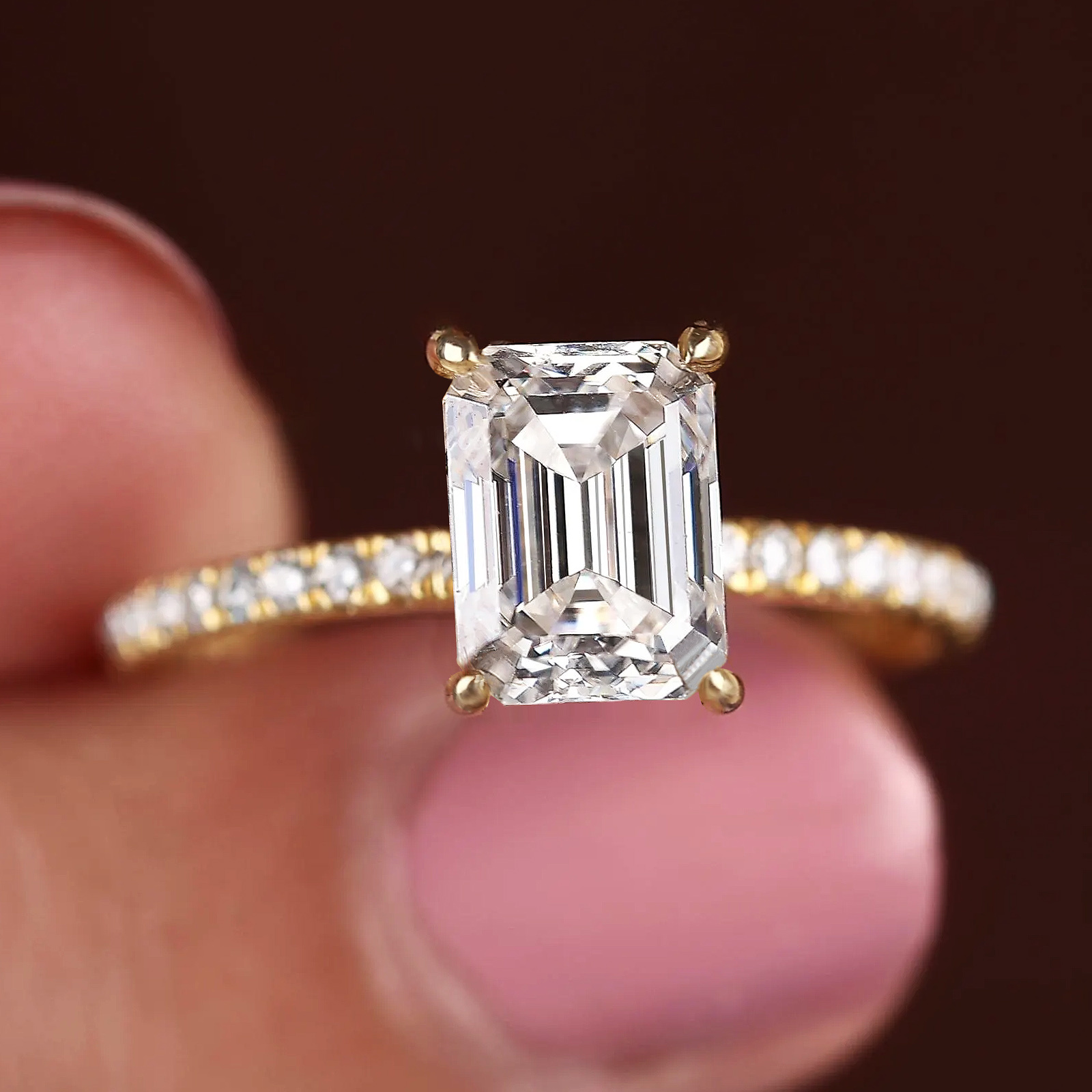 Women's 1/2/3 Carat White Moissanite Golden Ring in 925 Silver
