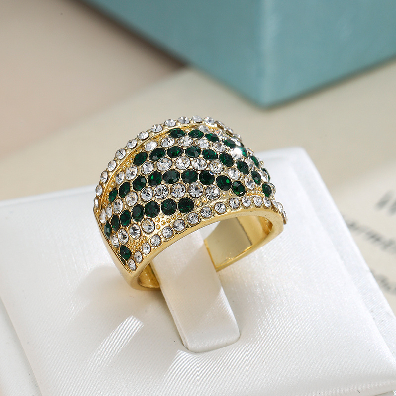 Women's Luxurious Wide Band Ring with Green Synthetic Zirconia