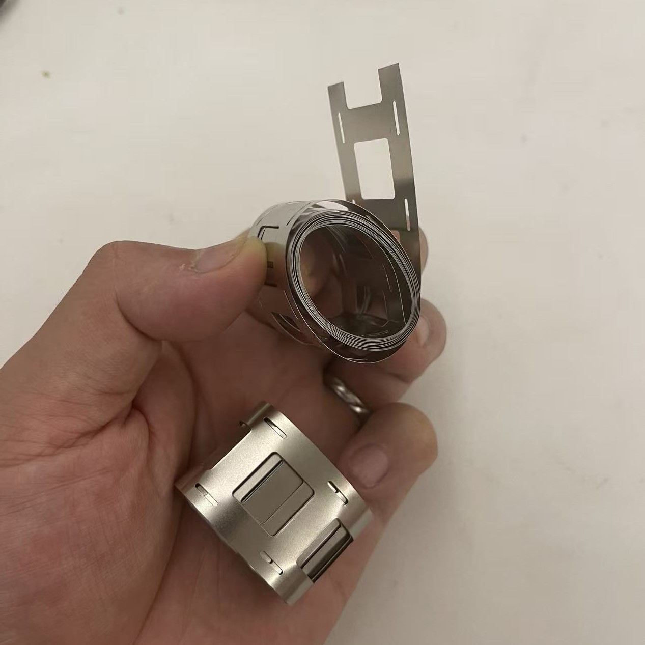 E-shop Professionelle beschichtete Metallstreifen, geeignet für Verbindung von 2 Abschnitten von 18650 Lithiumbatterien, 18650 Batterie Schweißen und