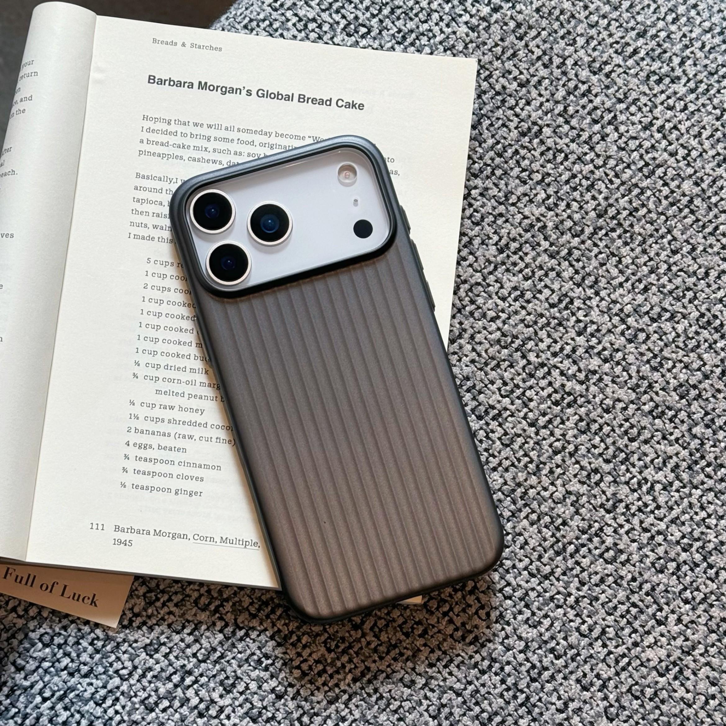 TEMU Phone Case - The Magnetic Case Is Suitable For Iphone 17 And 17 Pro Max, Designed For Stylish Men And Women In China. It Features Sweat And