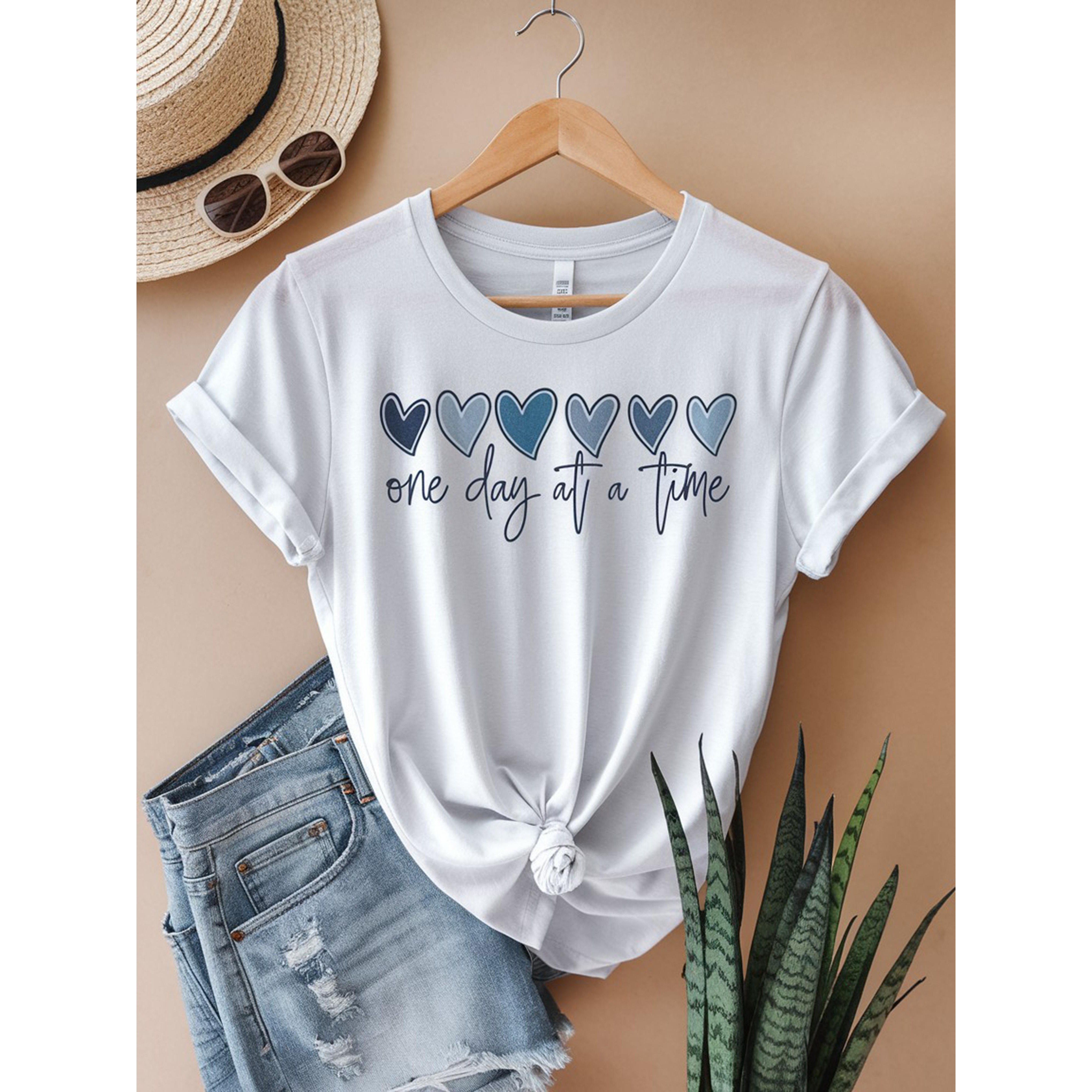 

1pc Women's 100 Neck T-shirt With Geometric Heart Pattern - , Short Sleeve, Regular Fit, Knit Fabric, Machine Washable, All