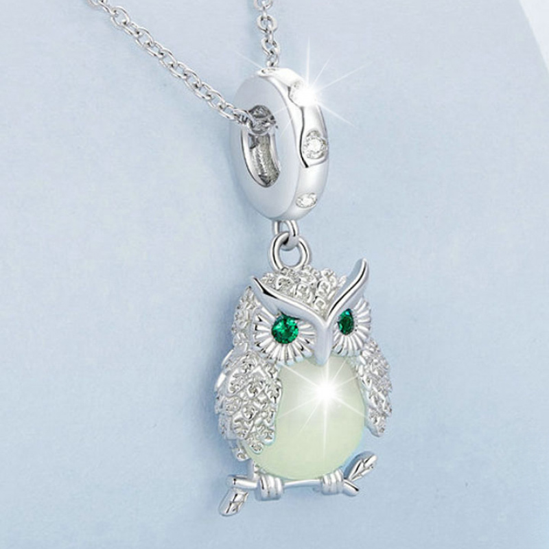 E-shop 1 Stück Damenmode-Anhänger, Leuchtender Eulen-Charm, Eingefasst mit funkelnden synthetischen Zirkonien, Exquisite Schmuckstücke, geeignet für