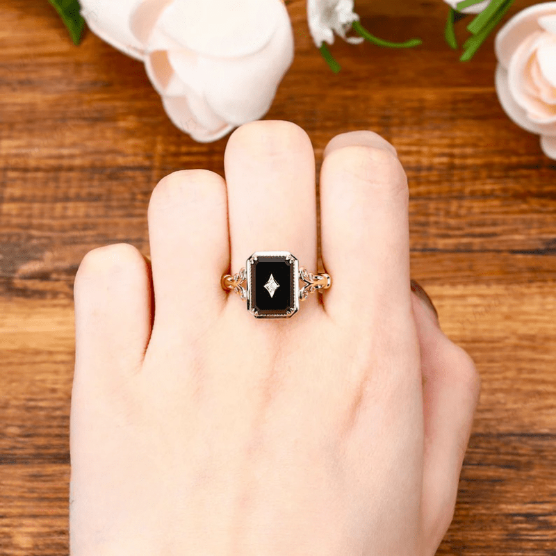 

Chic Autumn & Winter Women's Ring With Sparkling Cubic Zirconia - Perfect Christmas Gift For