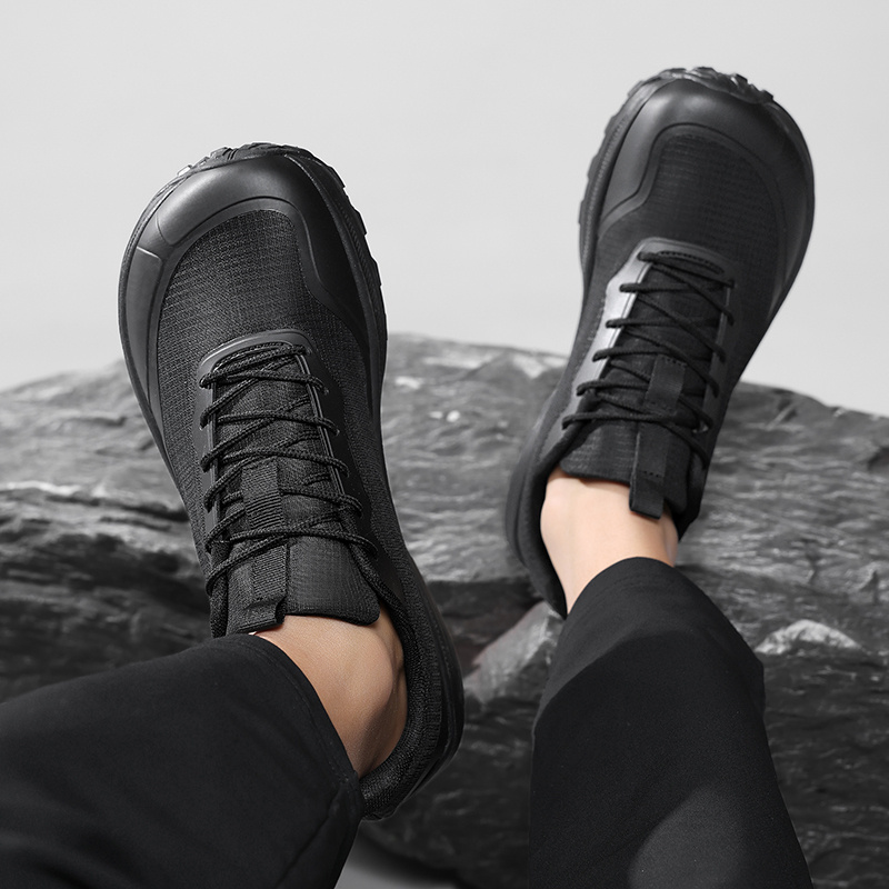 Wide-Toe Outdoor Hiking Shoes for Men