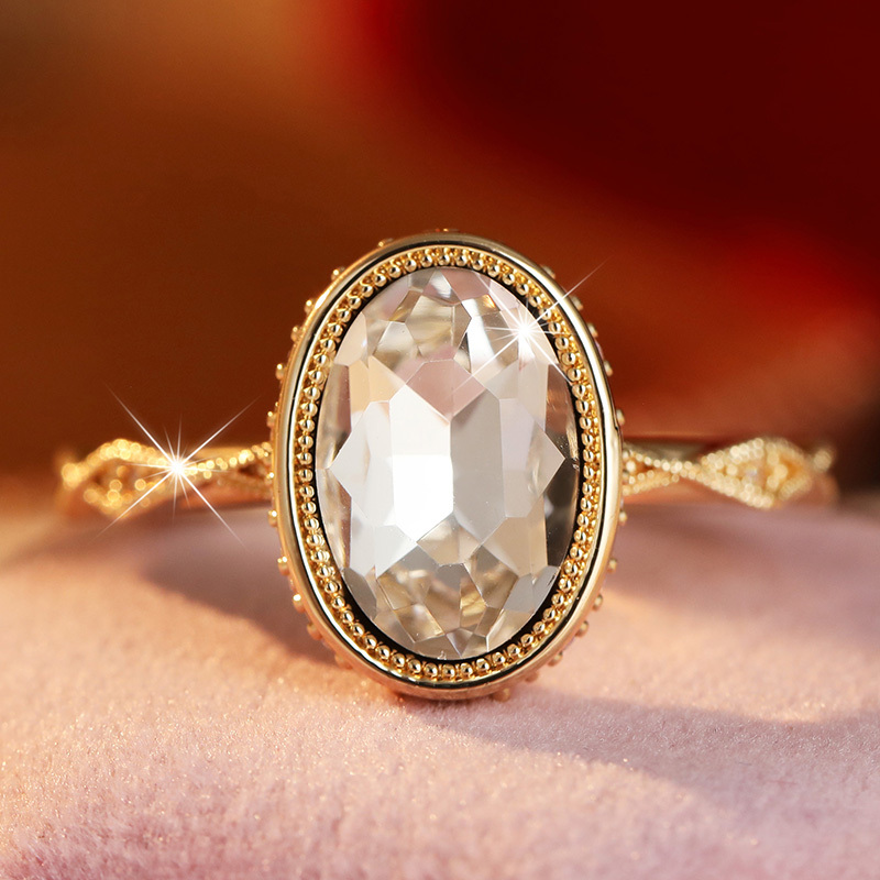 Vintage Twisted Pattern Ring with Oval Synthetic Zirconia