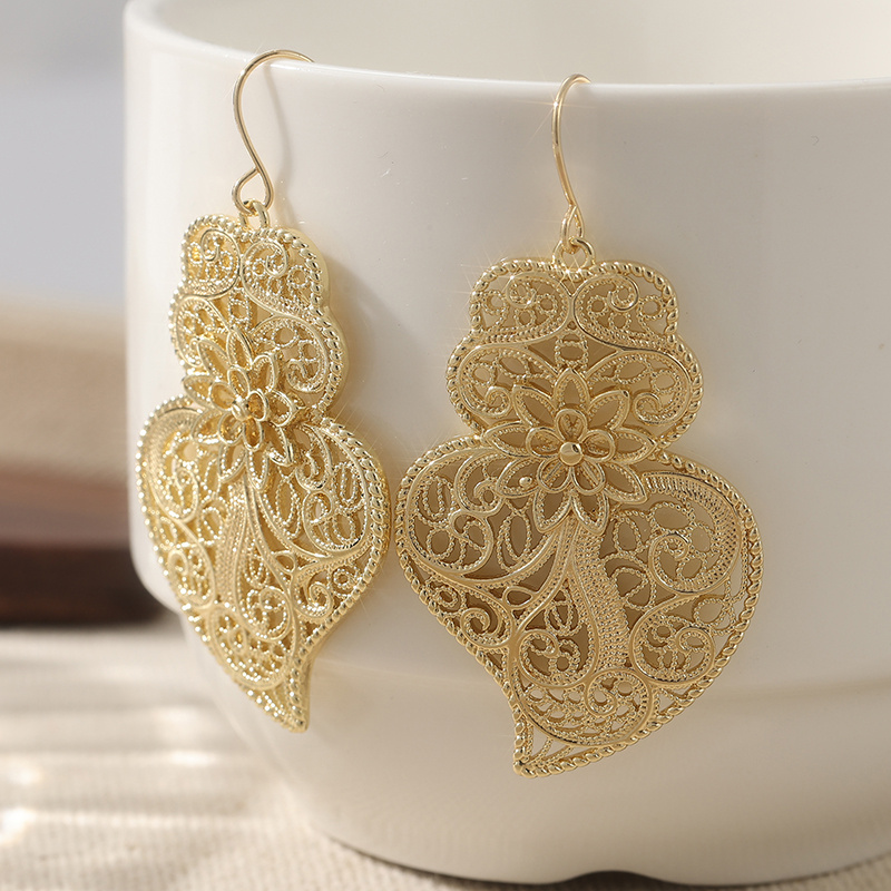TEMU 1 Pair Vintage Hollowed-out Carved Heart Earrings For Women - Kc Golden-plated Ornate Floral & Vine Dangle Hoops, Antique-like Gift For