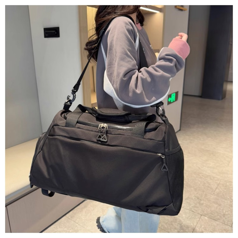 Gran Capacidad Bolsa de Gimnasio y Viaje - Convertible en Mano, Hombro o Mochila con Cierre de Cremallera - Equipaje Ligero y Duradero para Mujeres/Hombres, Negocios, Vacaciones, Yoga, Gimnasio - Compartimento Principal Espacioso & Organizador Frontal - Bolso Diario, Escapada de Fin de Semana, Diseño Minimalista, Correas Ajustables, Tote Portátil, Para Viajeros Frecuentes, Equipo Deportivo, Versátil, Costuras Reforzadas, Estilo Activo