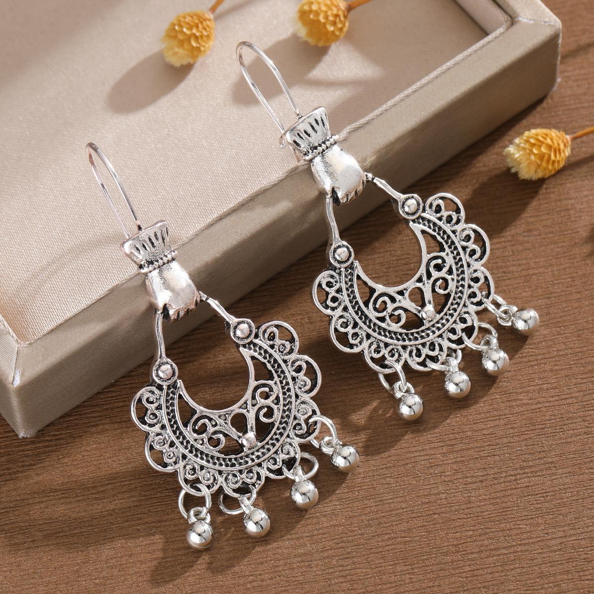 Women's Vintage Ethnic Openwork Crescent Moon Earrings