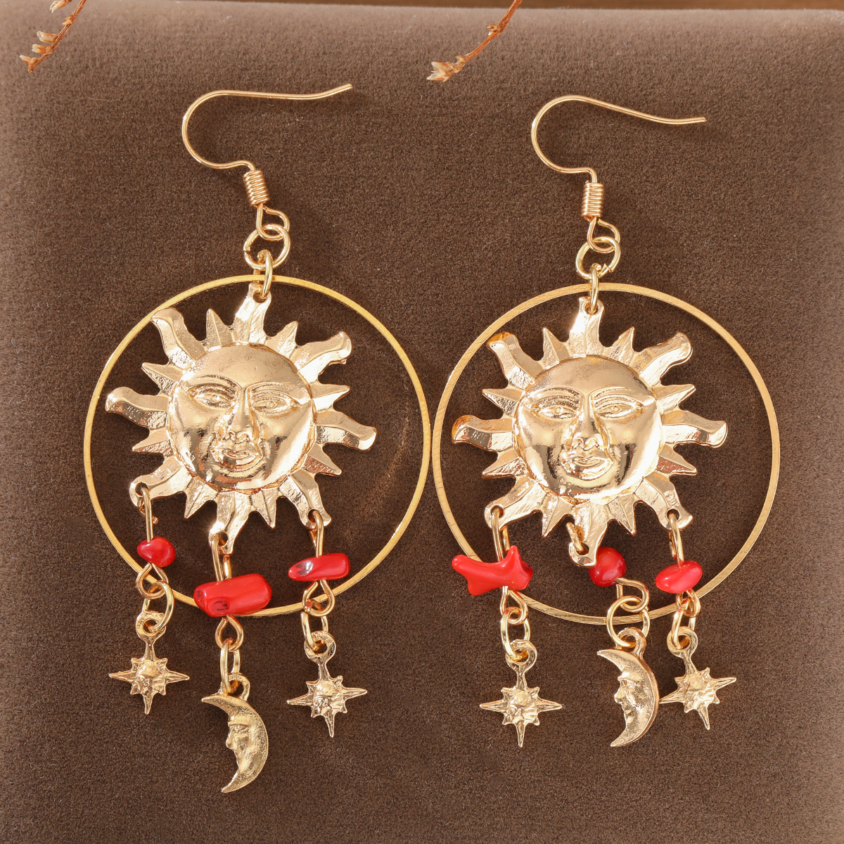 TEMU Bohemian Ethnic Style Embossed Face Sun-shaped Hanging Red Synthetic Synthetic Zirconia Star Moon Pendant Women's Earrings, Suitable For Casual