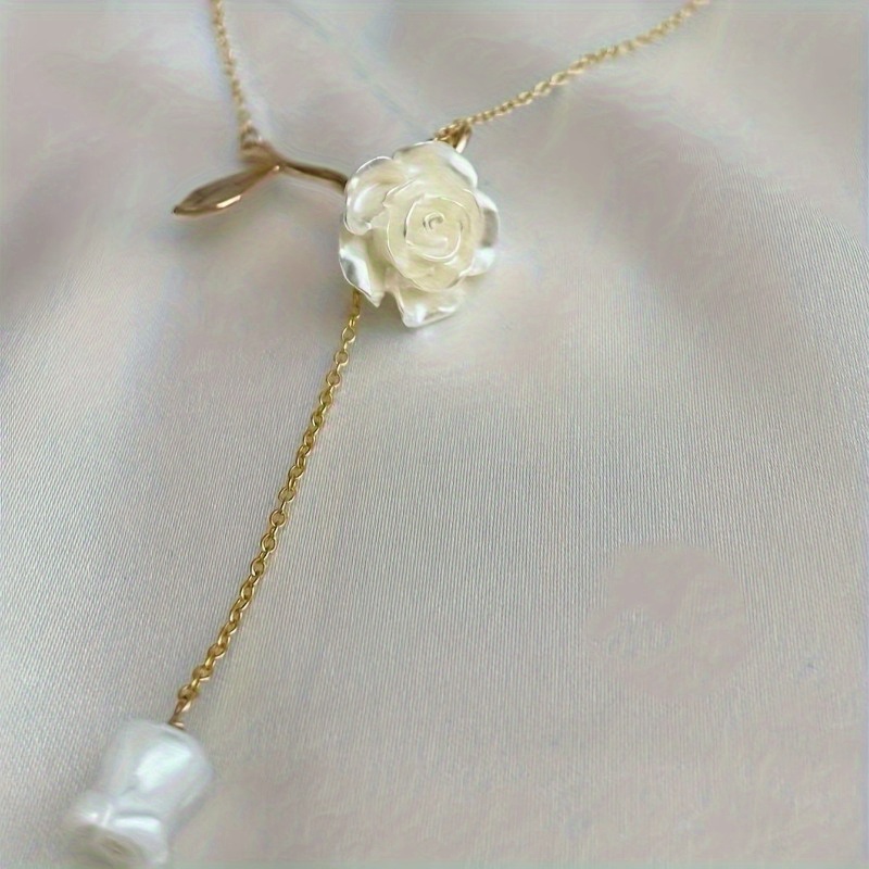 French Retro Rose Necklace with Flower Pendant