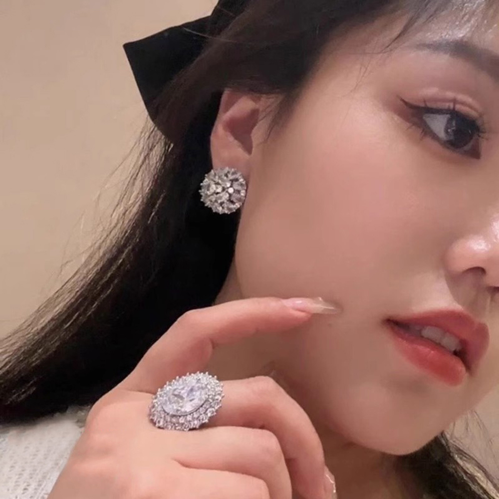 Women's Multi-layer Inlay Flower Cluster Stud Earrings