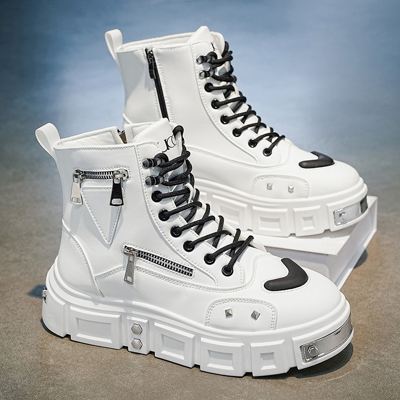 Fashionable Men's Wide-Toe Hiking Boots with Comfortable Lining