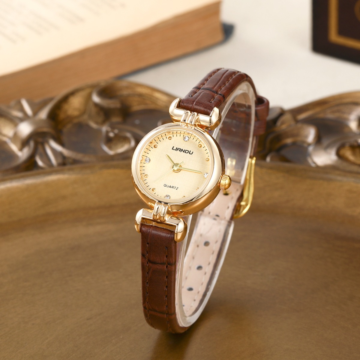 1pc Women's Fashion Casual Quartz Watch Women's Fashion Exquisite Quartz Watch Valentine's Day, Easter, Halloween, Ramadan, Birthday, Christmas, Gift For