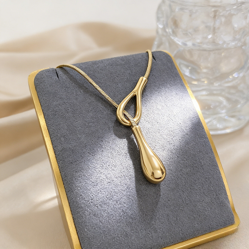 TEMU 1pc Elegant Retro Shaped Pendant Necklace, Snake Chain, Valentine's Day Gift, Seasonal Daily Wear Accessory
