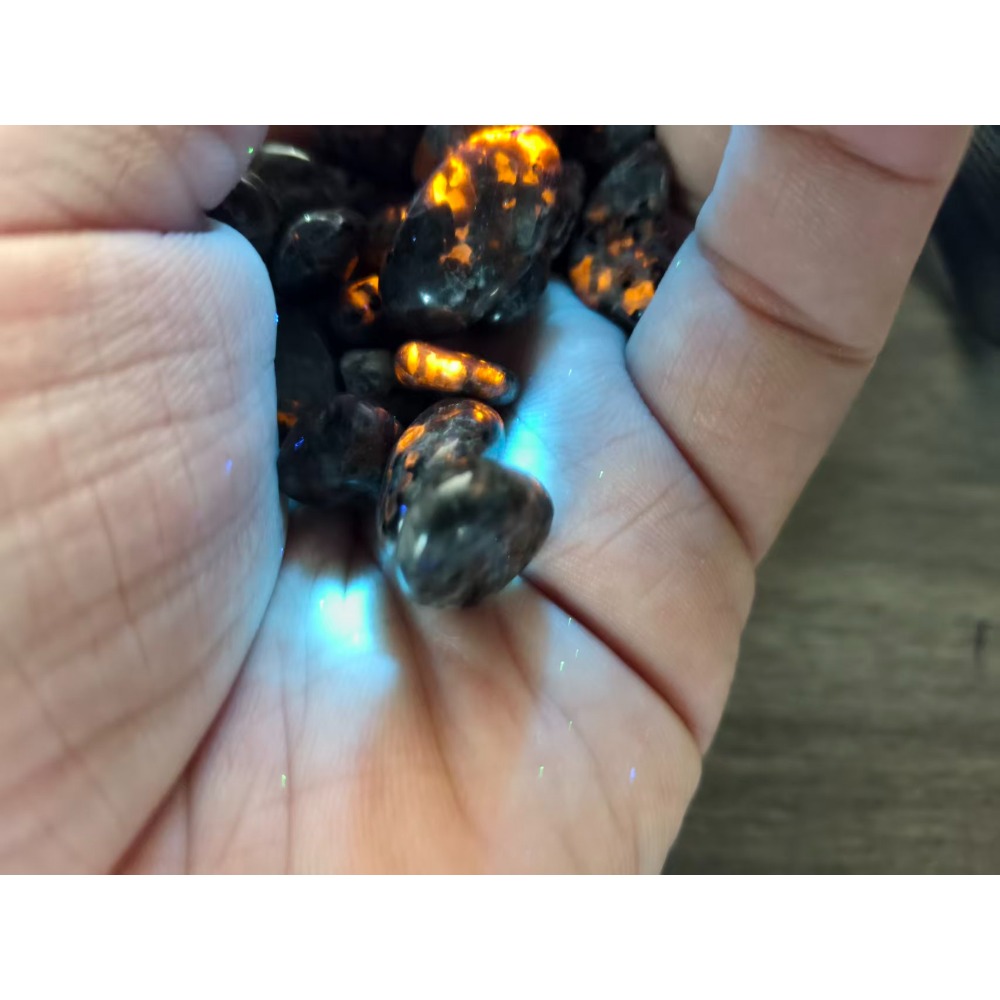 TEMU Random 5 Fluorescent Flame Stones – A Vibrant Accent Or Office! Irregular-shaped Natural Flame Stones Under Light, Featuring A . Serve As