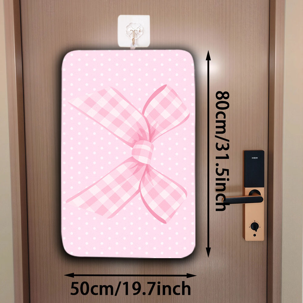 TEMU 접을 수 있고 휴대하기 좋은 다리미 매트입니다. 핑크 체크무늬 디자인으로, 걸이형 및 납작 다리미 모두 사용 가능하며, 간편한 운반을 위해 쉽게 롤하거나 접을 수 있습니다. 걸이 스트랩이 함께 제공됩니다.