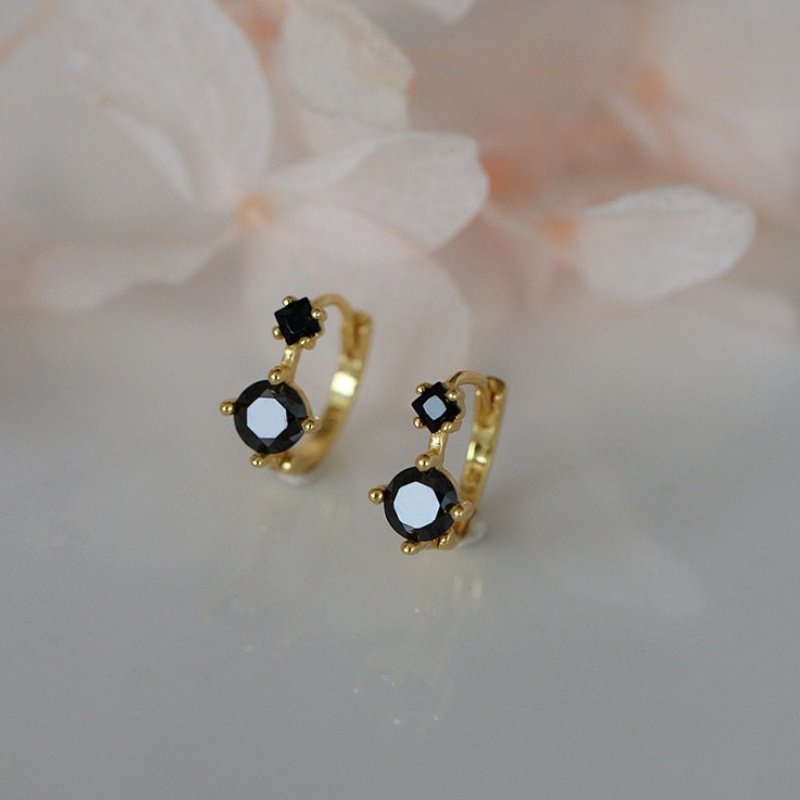 E-shop Ein Paar elegante schwarze Strass-Ohrringe, vielseitig für den täglichen Gebrauch, schlicht trendy mit einem Vintage-Touch, ein hochwertiges