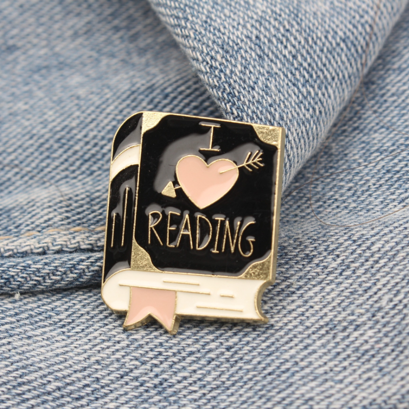 E-shop Niedlicher "Ich liebe Lesen" Emaille-Anstecker - -Brosche für Jacken, Rucksäcke & Bibliothek - Ideales Geschenk für Bücherliebhaber,