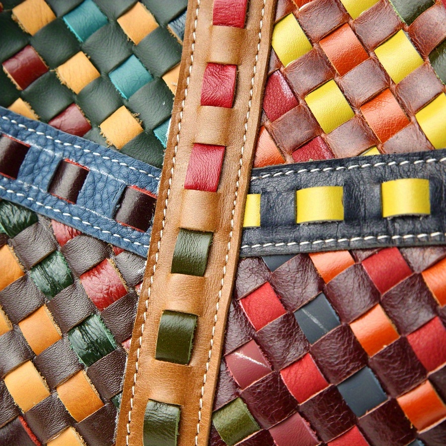 Mindia Handbag strap and hardware detail