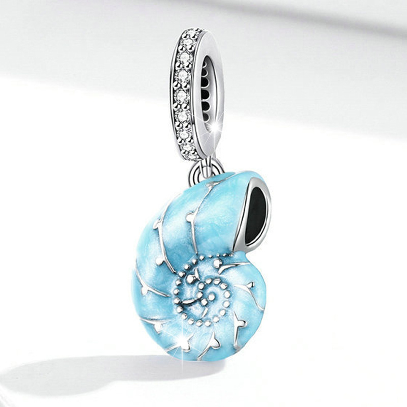 E-shop 1 Stück stilvolles Damen-Anhänger mit einem hellblauen Muschel, ein romantisches Armband-Accessoire mit Ozean-Thema, als Geschenk für ,