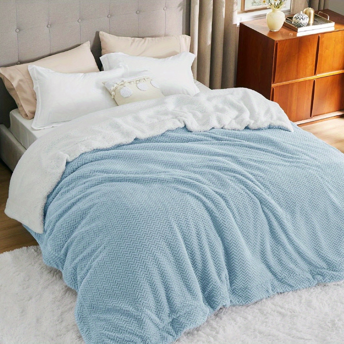 

1pc Bedsure Vintage Fleece Blanket - Cozy Flannel, Knit Fabric, 250-300gsm , Polyester, Bedding & Gift For Women