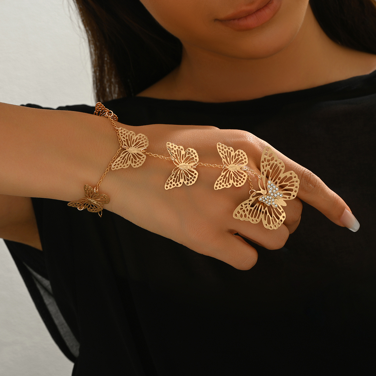 E-shop 1 elegantes temperamentvolles Zehenring-Armband für Damen, Sommer-Vintage-Bohemian-geometrisches Lochmuster-Design mit dynamischen
