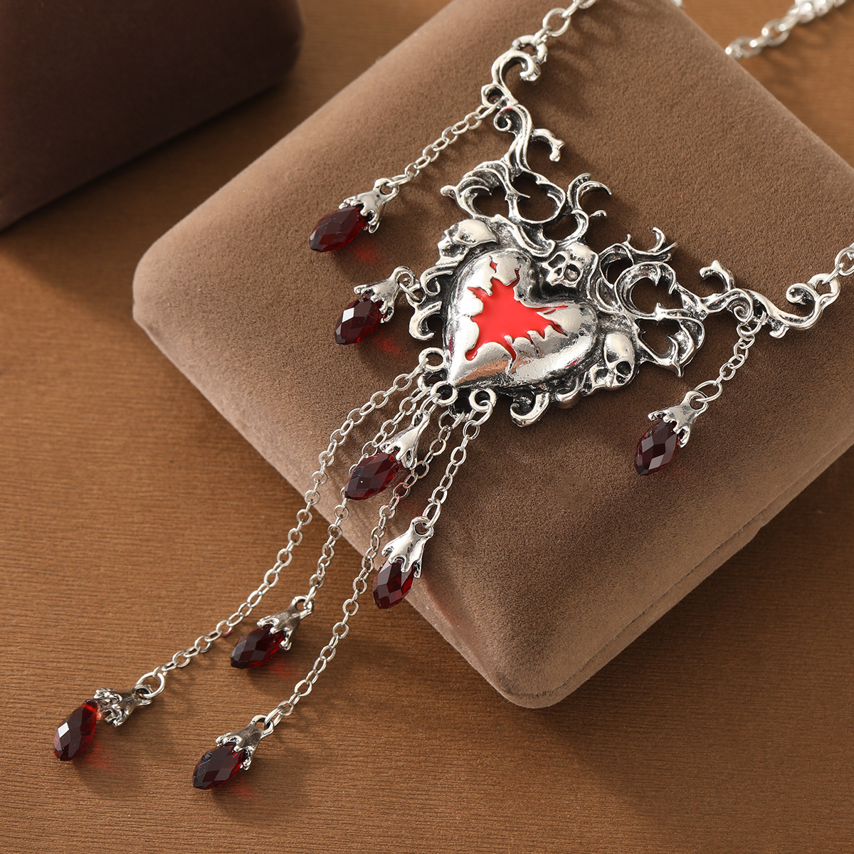 Vintage Gothic Vine Skull Heart Tassel Pendant Necklace