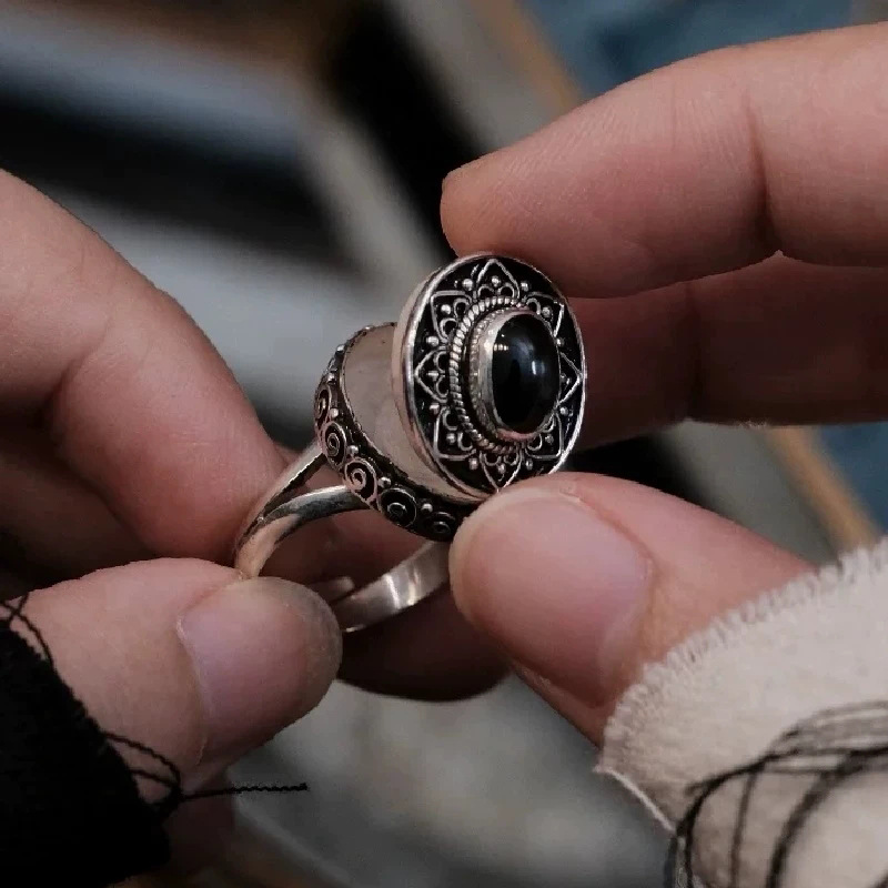 TEMU Nuovo Anello a Scatola Segreta Apribile Vintage da Donna, Anello Apribile da Donna , di Taglia Media per l'Abbigliamento e le Speciali, Gioielli