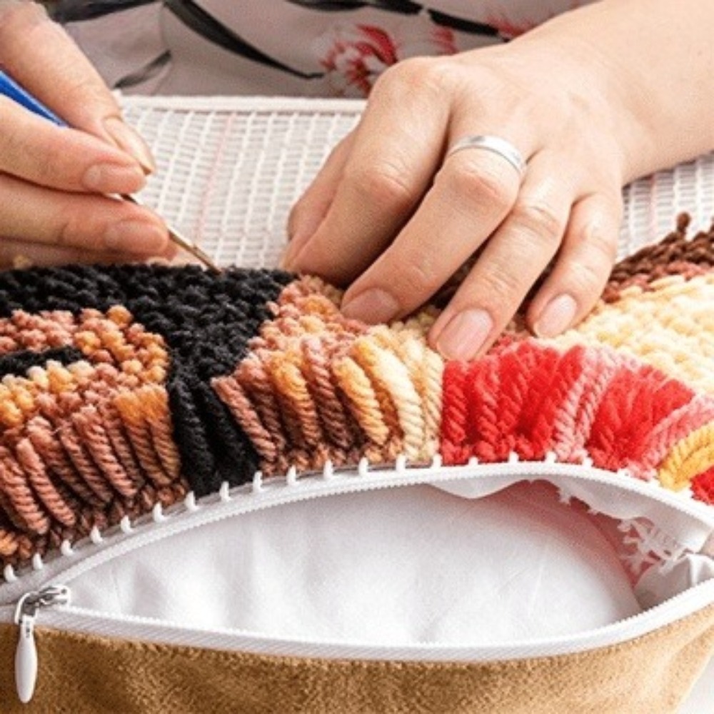 DIY Flower Patterned Canvas Crochet Craft Set with Yarn Hook Tools