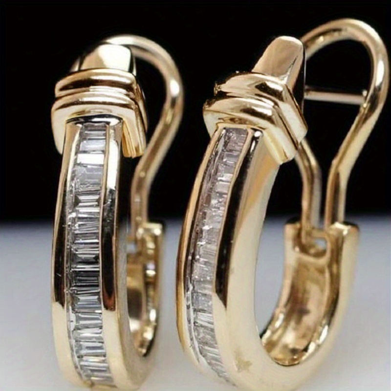 E-shop 1 Paar Elegante Goldfarbene Geometrische Hufeisen-Schließe Ohrringe mit Klarem Einfügen - Schicker Retro-Stil, Kupferbeschlag Synthetische
