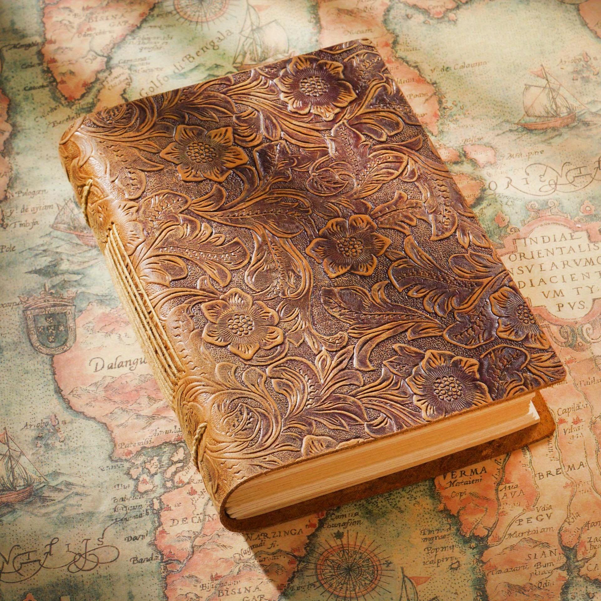 E-shop Vintage Braun Leder Notizbuch - 400 Seiten, 19.05Cm X 13.97Cm Handgefertigtes Reisejournal mit floral geprägtem Design, Strapazierfähiges