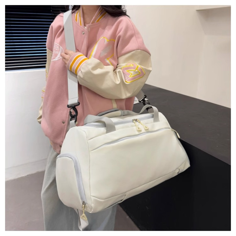 Gran Capacidad Bolsa de Gimnasio y Viaje - Convertible en Mano, Hombro o Mochila con Cierre de Cremallera - Equipaje Ligero y Duradero para Mujeres/Hombres, Negocios, Vacaciones, Yoga, Gimnasio - Compartimento Principal Espacioso & Organizador Frontal - Bolso Diario, Escapada de Fin de Semana, Diseño Minimalista, Correas Ajustables, Tote Portátil, Para Viajeros Frecuentes, Equipo Deportivo, Versátil, Costuras Reforzadas, Estilo Activo