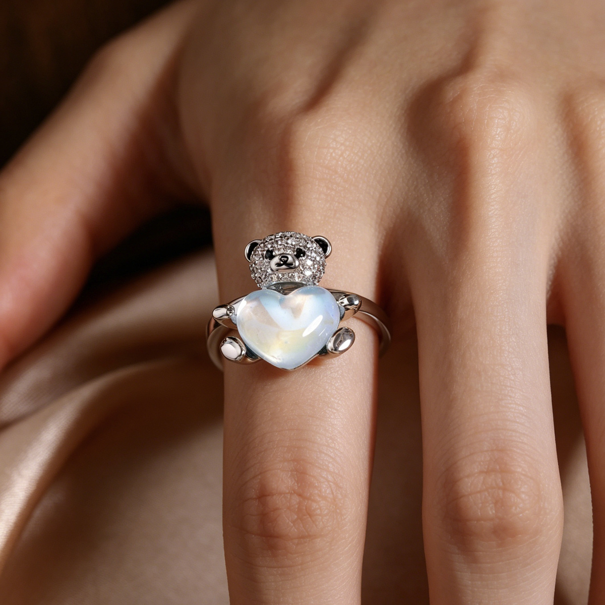 Silvery Teddy Bear Ring with Synthetic Zirconia