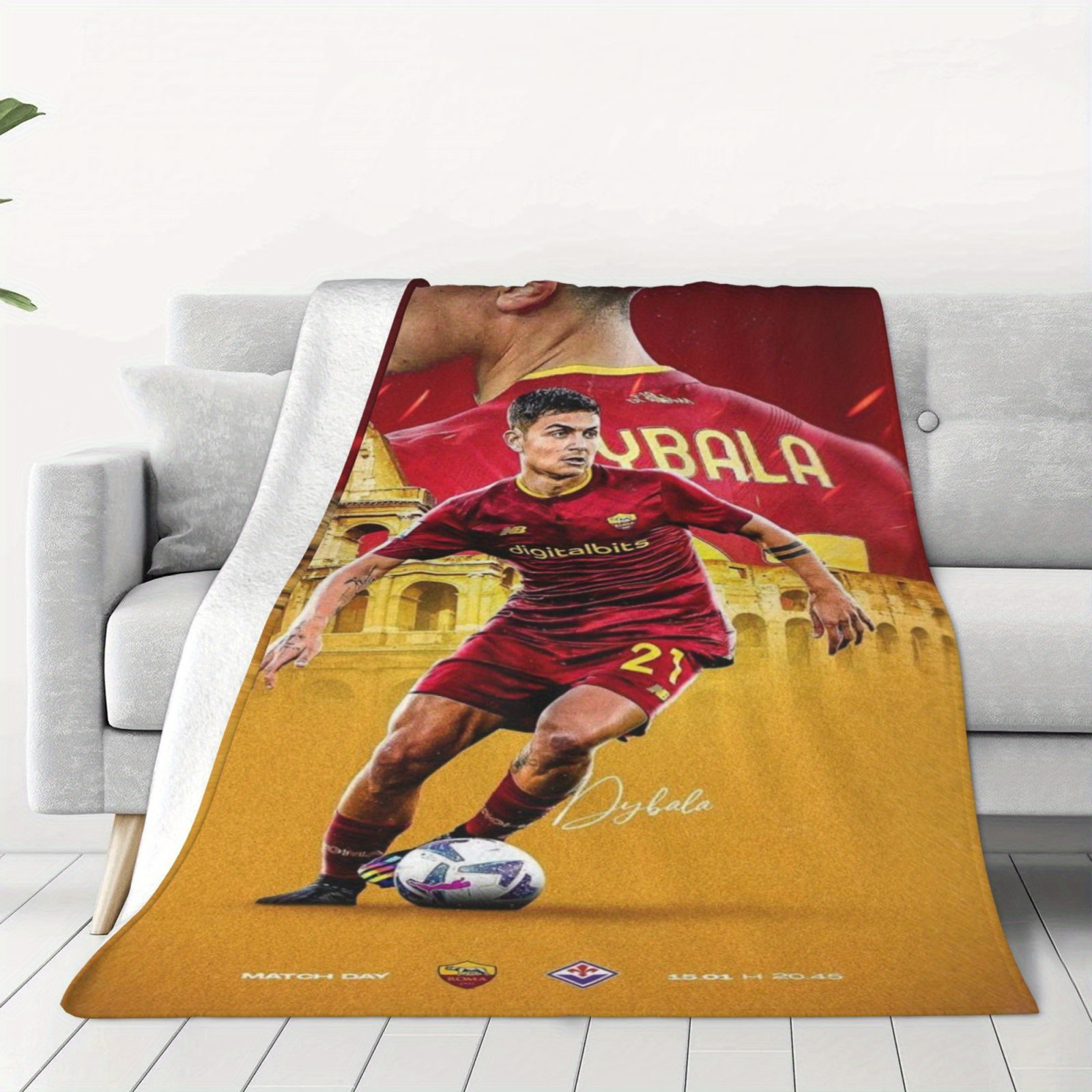 

A Fleece Blanket Featuring Players From The Roma Football Club, Ideal For Napping Or . Suitable For All , Made Of Polyester, And Machine Washable.