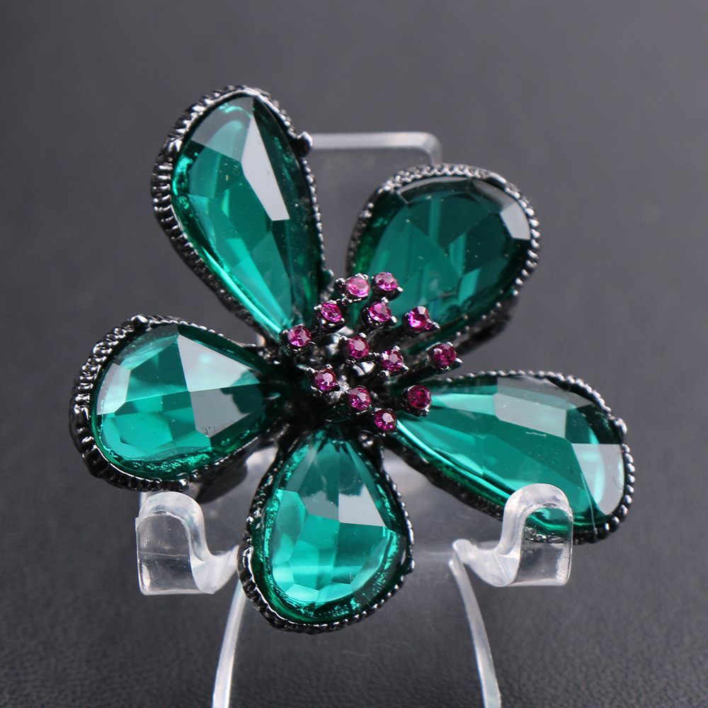 Stylish Crystal Flower Brooch for Women, Decorative Pin
