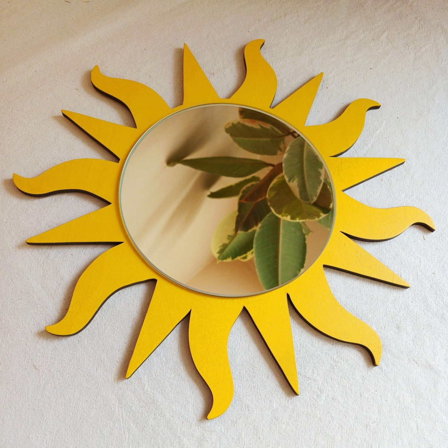 TEMU Wavy Acrylic Mirror, Fashion Glasses Wall Decor, Decorative Mirror In , Sun-shaped Accent Mirror