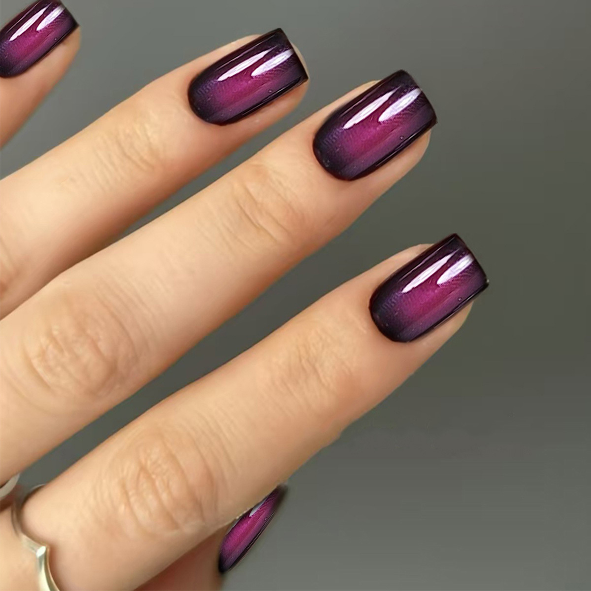 Image of 24pcs Short Square Cool Black-purple Ombre Press-on Nails, Gothic Style Glossy Fake Nails For Autumn/winter, Halloween, Women And Daily Wear And Dates, Includes Jelly Glue And Nail File