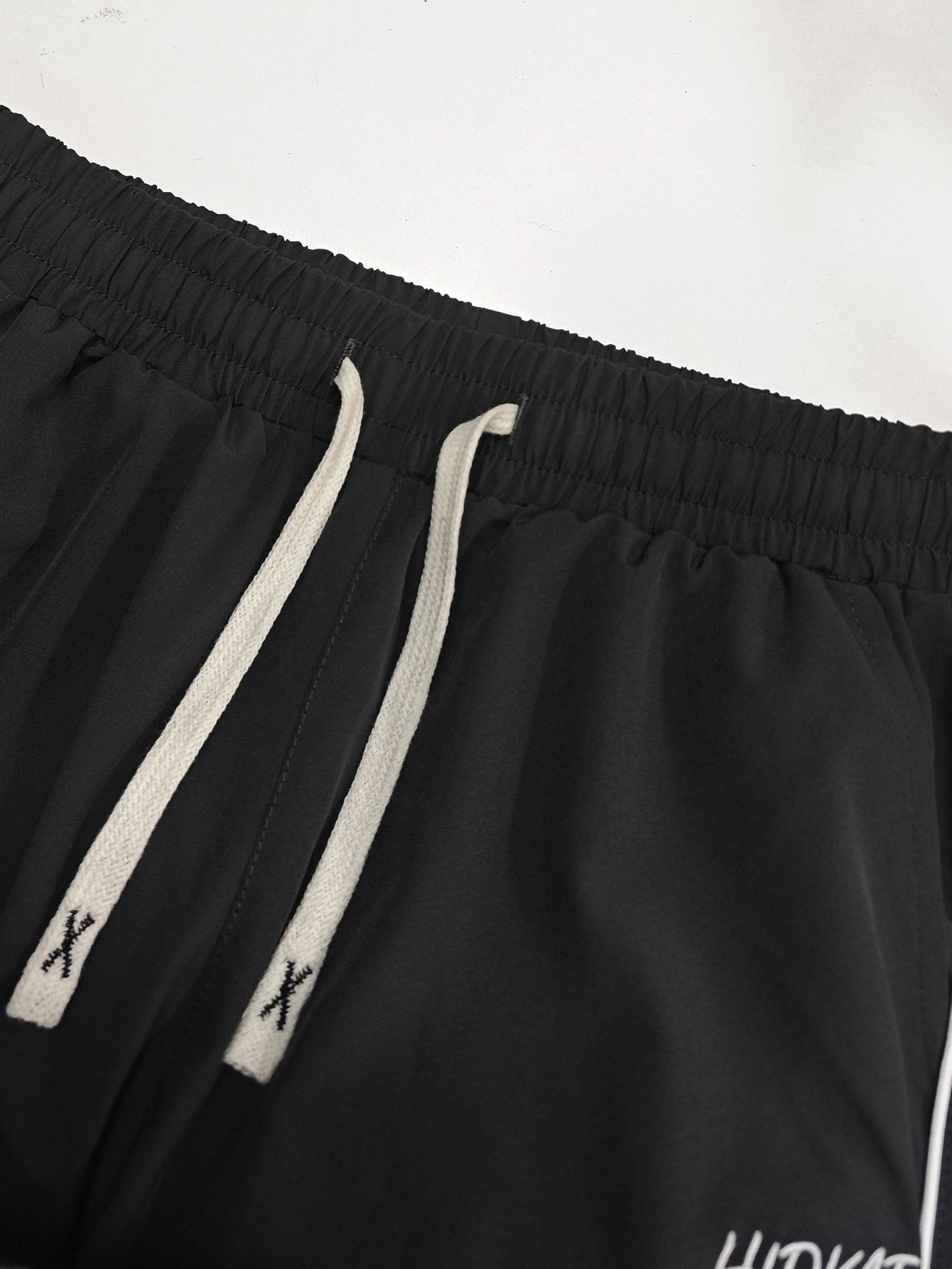 Pantalon Large Brodé Femme Pantalon long brodé léger et respirant pour femmes, printemps et été, avec une taille à cordon de serrage, orné d