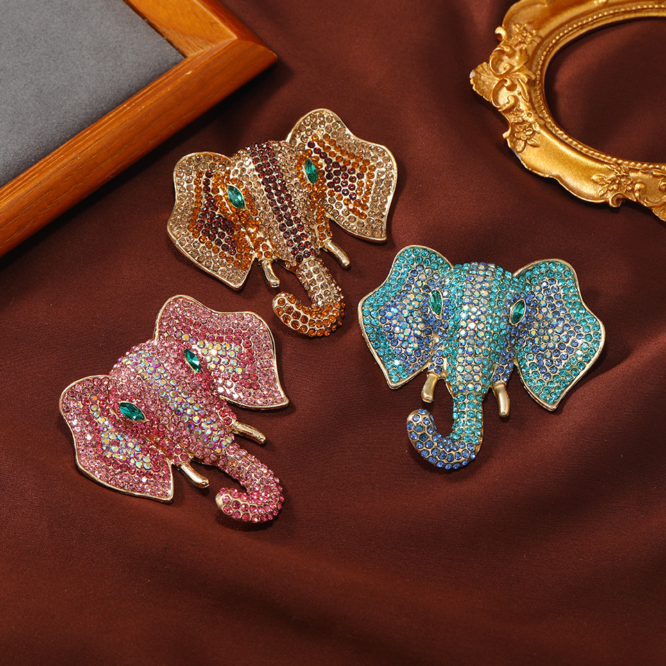 TEMU 3pcs Luxurious Elephant Brooch, Retro And Unique Animal Shaped Badge, Inlaid With Sparkling Details, Multifunctional Fashionable Jewelry,