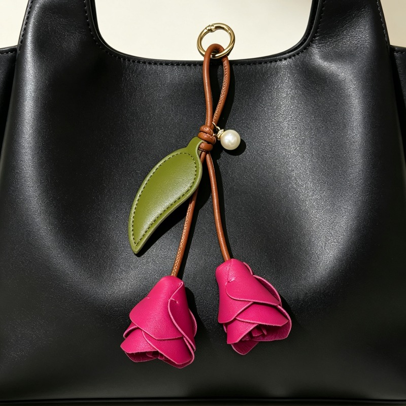 TEMU Handmade Faux Leather Flower-shaped Keychain Pendant, High-end Handbag Decoration, Full Of Texture, Hangable On Bags And Keys, And Cute Touch To