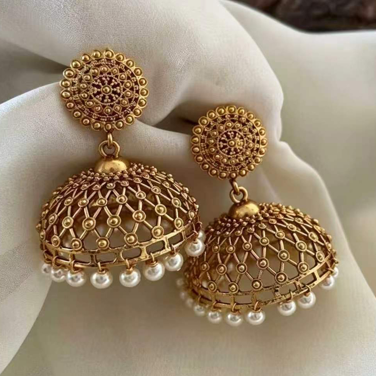 Vintage Ethnic-style Openwork Round Filigree Pendant Earrings