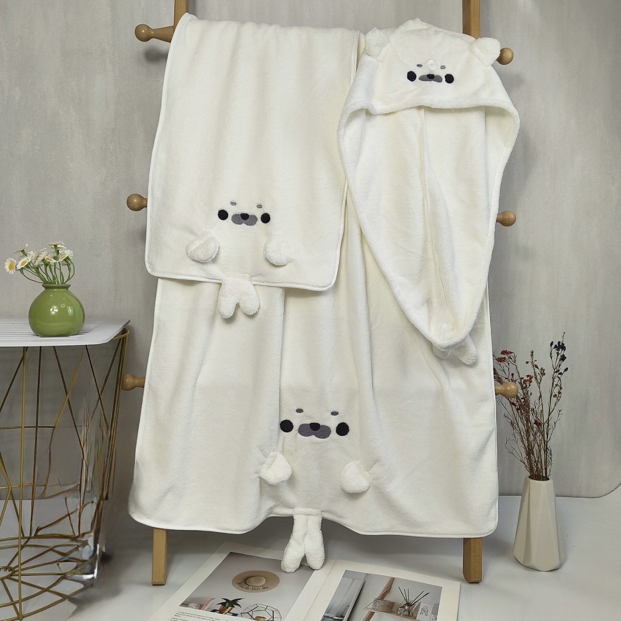 TEMU 3pcs Coral Fleece Cartoon Towel Set, 400gsm, New 2026 Bath Towel Measuring 35cm×75cm, Bath Sheet 70cm×140cm, And A 25cm×65cm Dry Hair Cap, Soft