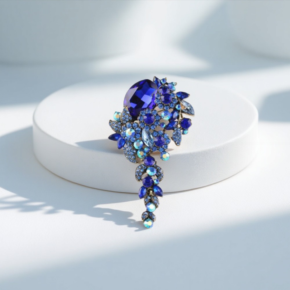 Image of Fashion Shiny Women Brooch Elegant Clothing Brooch Accessories Gift