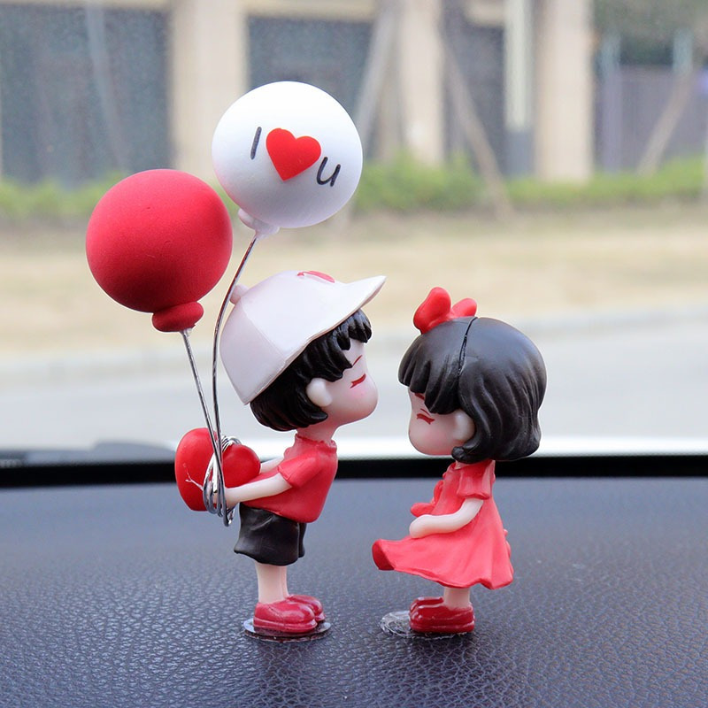 

Resin Car Couple Ornament With Heart-shaped Balloons - Romantic Dashboard Decor, Center Console Love Figurine For Office And Home Decoration