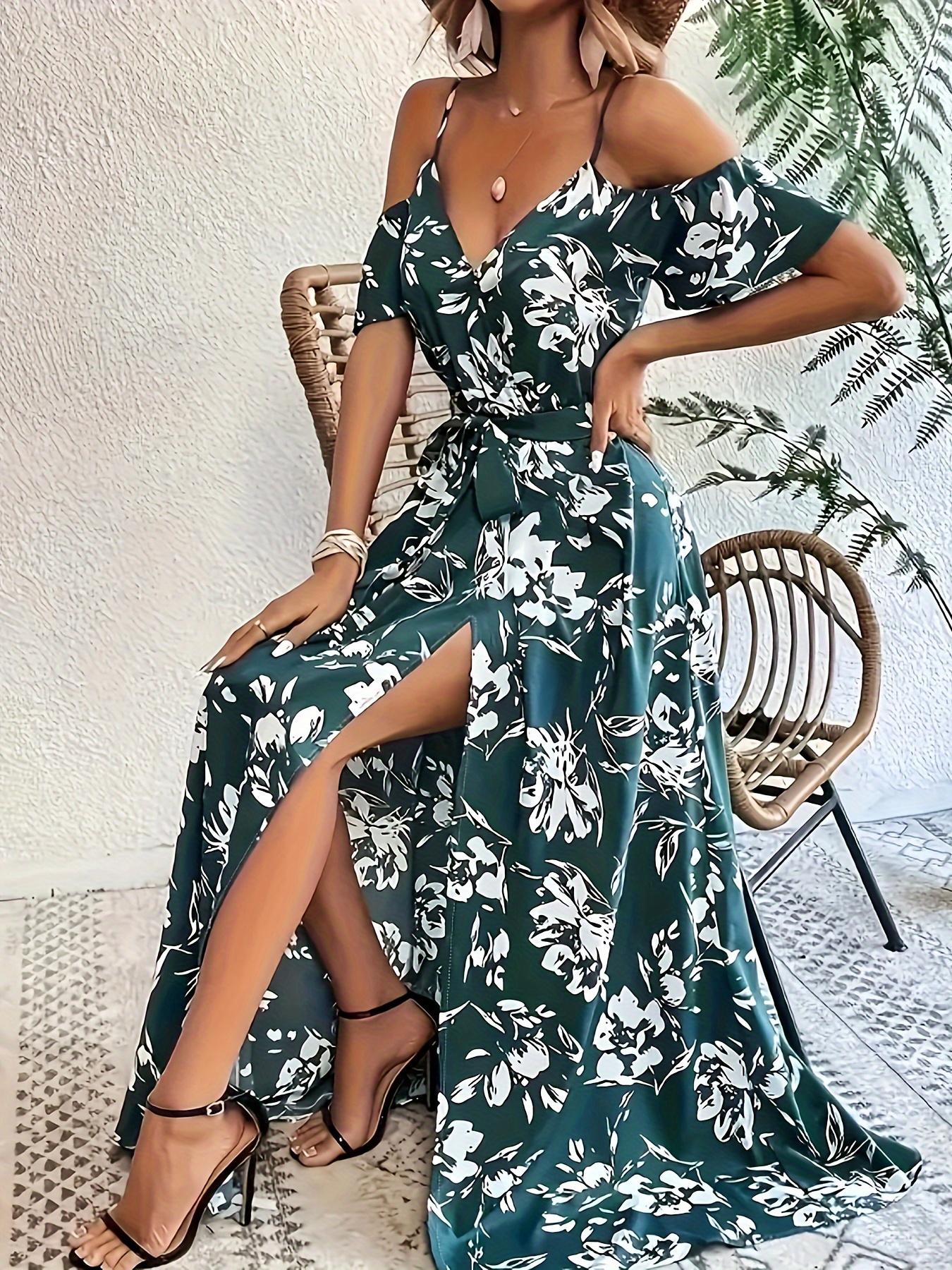 Womens Summer Dresses Casual V Neck Spaghetti Strap Print Boho Maxi Dress Sexy Flowy Elegant Aesthetic Vacation Dress
