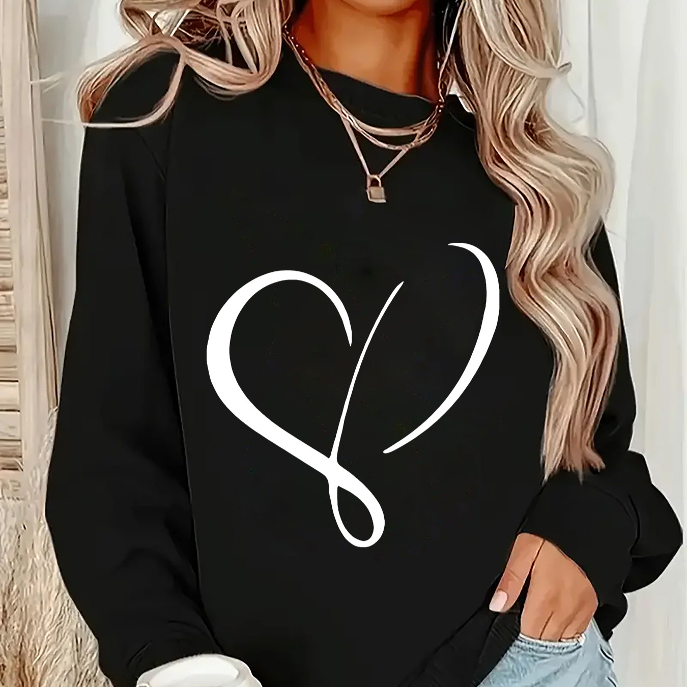 

1pc Pullover de sport tendance pour femme avec imprimé cœur, sweat-shirt en polyester à col rond avec une légère élasticité, pull en toutes , pull-over doublé en épaisse et décontracté pour adulte.