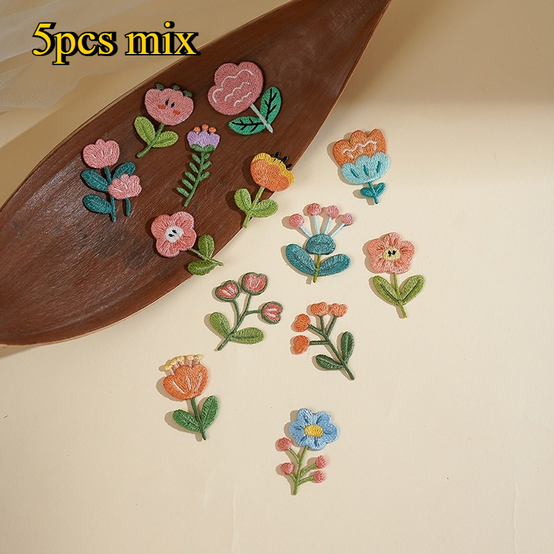 E-shop 5-teiliges Blumenstickerei-Patch, DIY Stickerei-Patch, Kleidungsfleckenreparatur Bügel-Blumenstickerei mit Kleberückseite