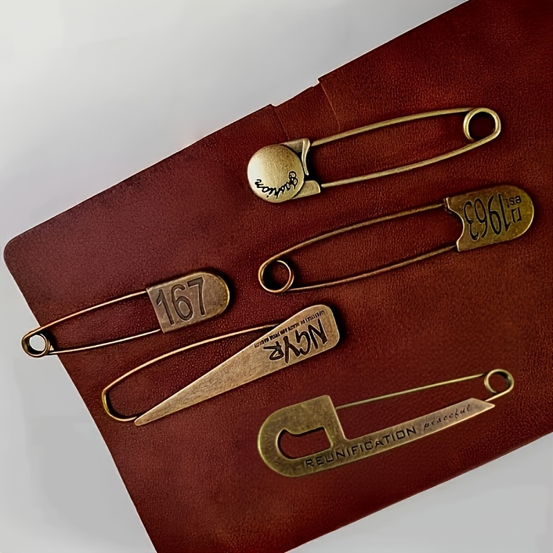 5pcs Random Retro Bronze Sweater Shawl With Large Needle, Letter Large Pin, Single Item, Hole Shoe Accessory, Face , Irregular Shaped Alloy Large Needle, Decorative Pin, Exquisite
