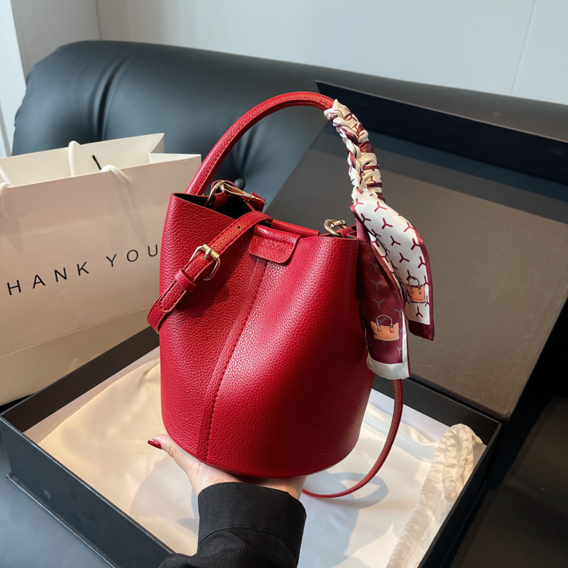 Image of Women's Crossbody Bag, New Daily Use Handheld Bucket Bag Wedding Mother Bag Shoulder Bag Versatile, Suitable For Daily Commuting And Outfit Matching, For Holiday Gifting